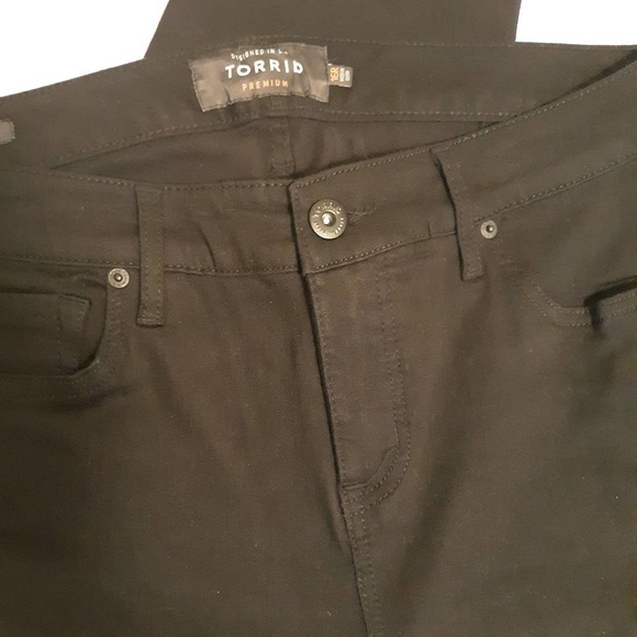 Torrid Black Jeans Size 16R High Rise Curvy Stretch Excellent Condition - Picture 2 of 9